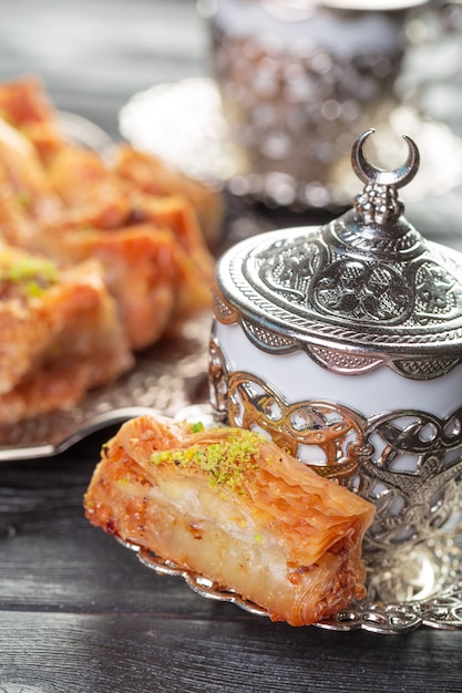 Baklava turca con miel y nueces