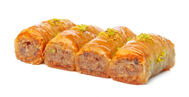 Baklava turco da sobremesa do Ramadã isolado