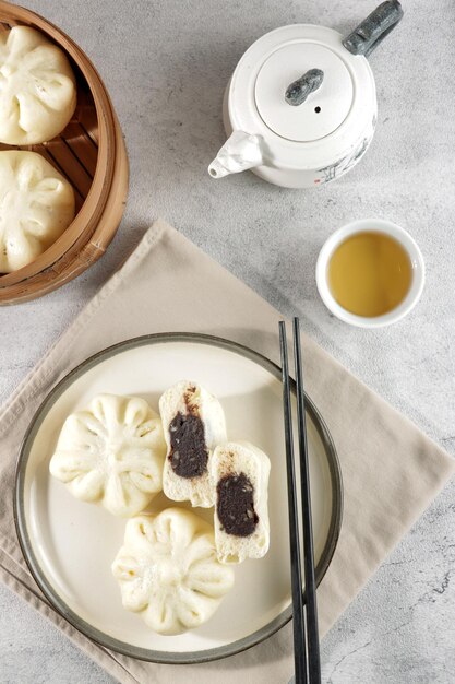 Bakpao o pao o bollo chino al vapor o baozi