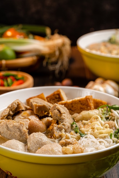 Bakso ou baso é uma almôndega da Indonésia