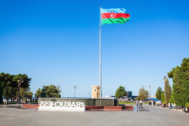 BAKU, Aserbaidschan - 13. September 2016: Baku Boulevard am Ufer des Kaspischen Meeres. Baku ist die Hauptstadt und größte Stadt Aserbaidschans.