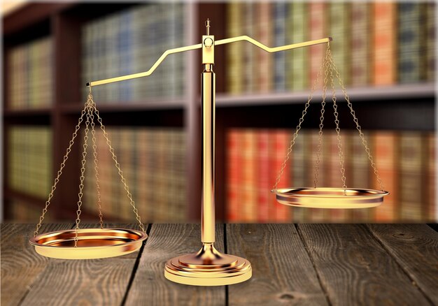 Balanças de Justiça na mesa, Balança de Peso,