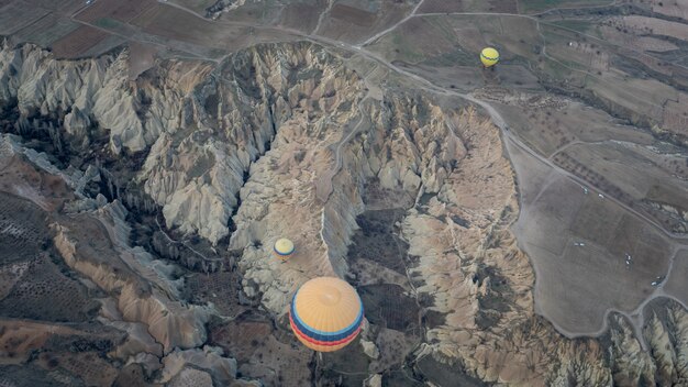 Balão de ar quente com paisagem da capadócia