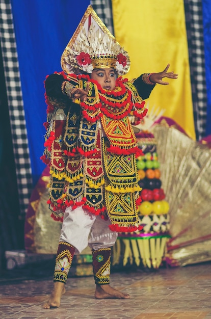 Balinesischer Tanz, traditioneller Tanz und Kleidung, Kecamatan Buleleng, Bali, Indonesien