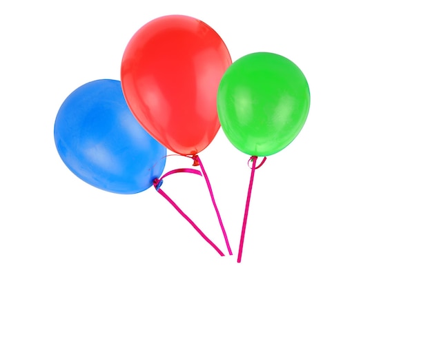 Ballons fliegen isoliert auf weißem Hintergrund