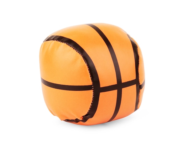 Balón de baloncesto sobre fondo blanco. Concepto deportivo de pelota naranja.