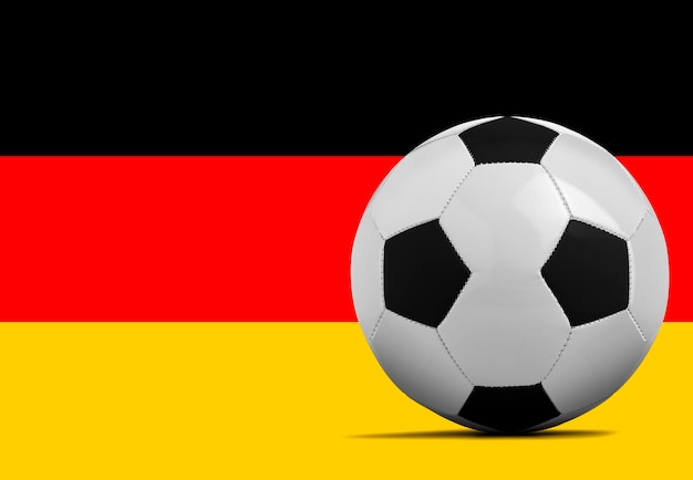 Balón de fútbol en blanco con la bandera del equipo nacional de Alemania