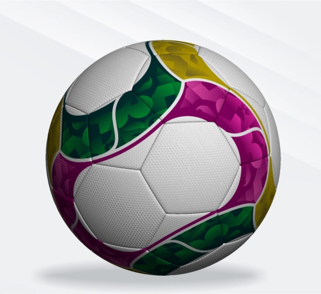 Un balón de fútbol con un diseño de hojas verdes