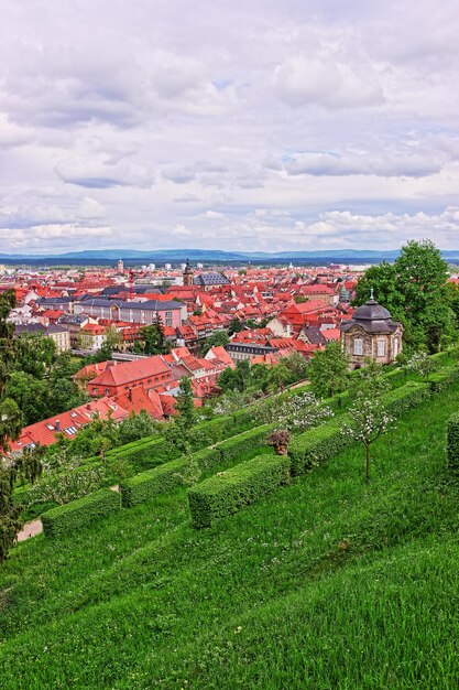 Bamberg Innenstadt in Bamberg in Oberfranken, in Deutschland. Blick vom Hügel