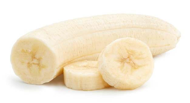Banana isolada com em um fundo branco. Frutas em fatias de banana.