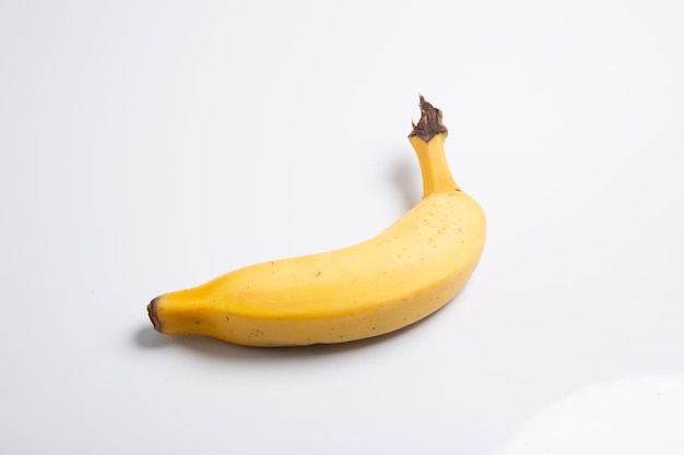 Foto banana isolada em um fundo branco