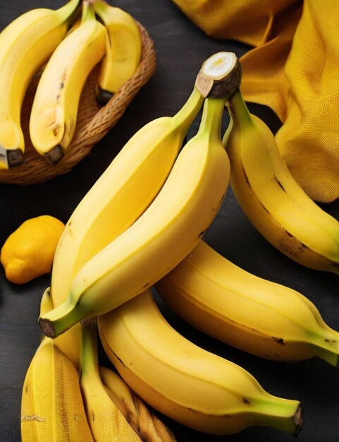 BANANA (plátano y plátano)