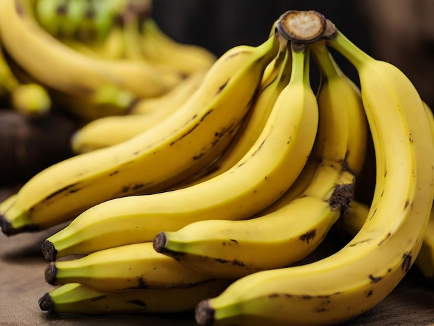 Bananas amarelas orgânicas maduras e abundantes Frescura e nutrição em uma captura de quadro completo