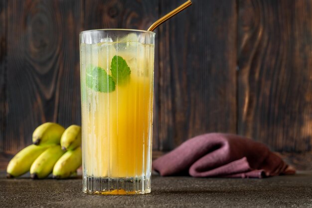 Bananen-Caipirinha-Cocktail