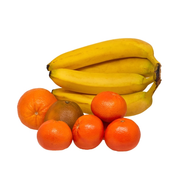 Bananen, Orangen und Mandarinen auf weißem Hintergrund