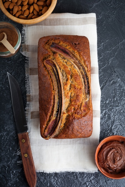 Bananenbrot und Bananen