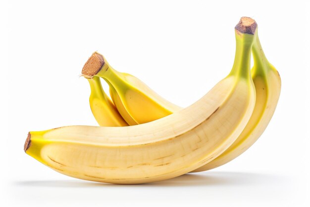 Banano descascarado aislado sobre fondo blanco