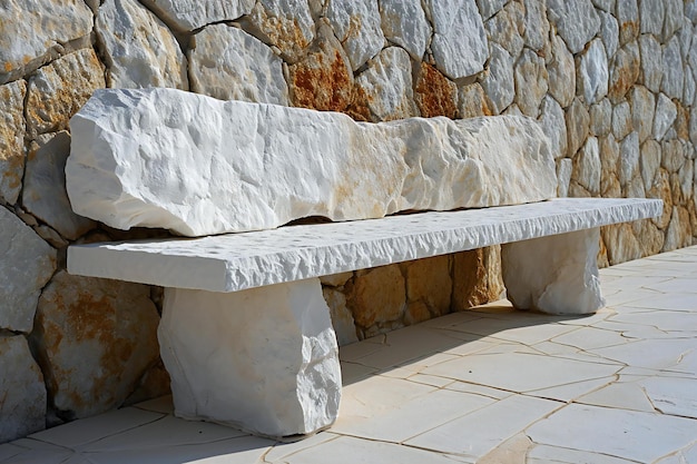 Foto un banco de mármol blanco en un parque de la isla de creta, grecia