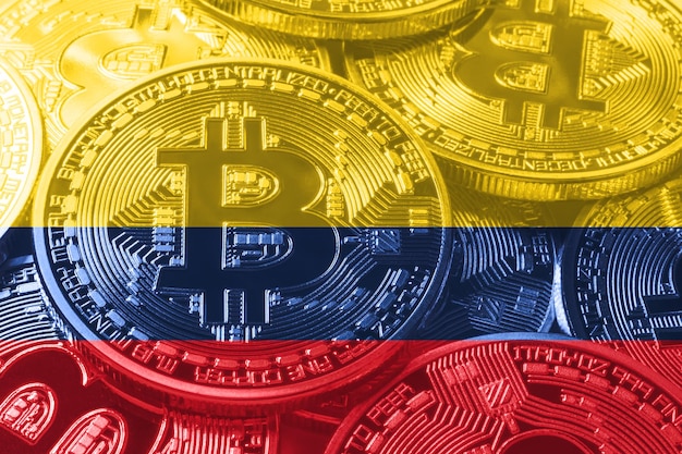 Bandeira bitcoin da Colômbia, fundo preto do conceito de criptomoeda bandeira nacional