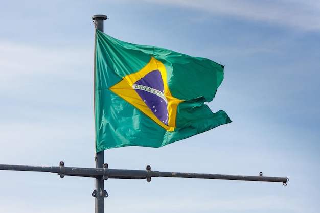 Bandeira brasileira ao ar livre no rio de janeiro brasil