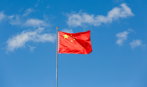 Bandeira da china balançando ao vento