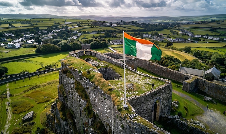 Foto bandeira da irlanda com paisagem especial da irlanda