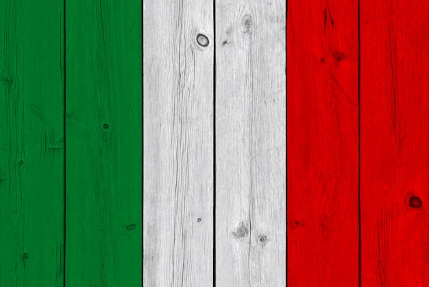 Bandeira da Itália pintada na prancha de madeira velha