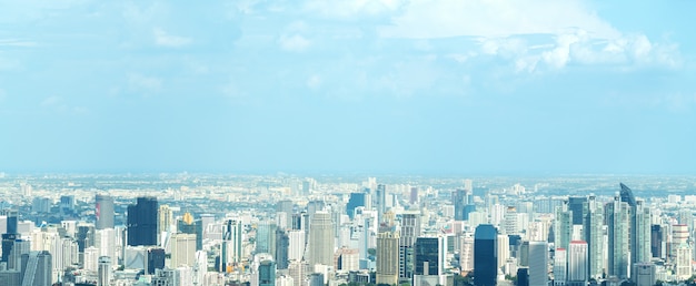 Bandeira da paisagem urbana da vista aérea da cidade moderna em Banguecoque.