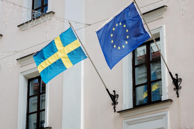 Bandeira da União Europeia e Suécia