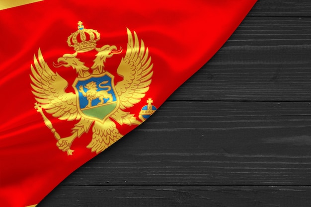 Bandeira de montenegro cópia espaço