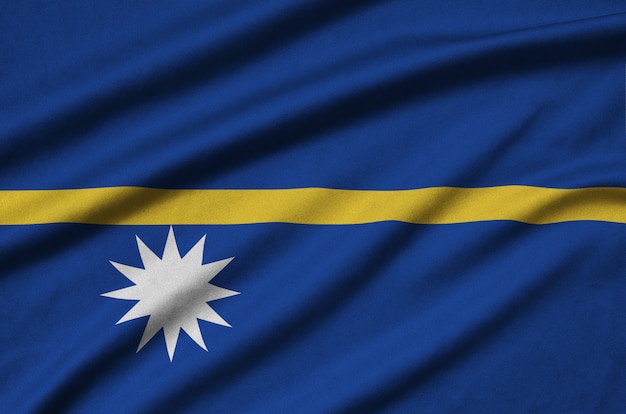 Bandeira de Nauru com muitas dobras.