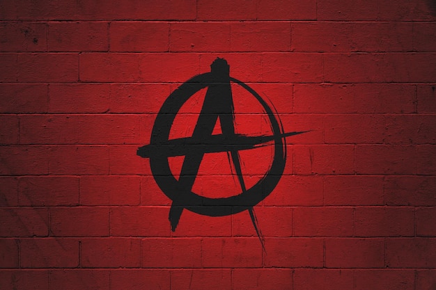 Bandeira do anarquista pintada em uma parede