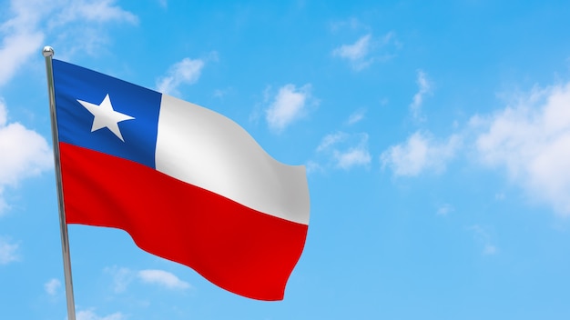 Bandeira do Chile na pole. Céu azul. Bandeira nacional do chile