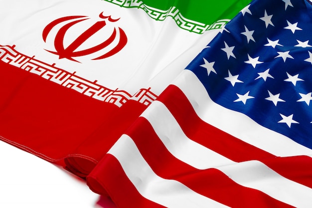 Bandeira do Irã, juntamente com a bandeira dos Estados Unidos da América