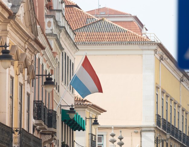 Bandeira do luxemburgo na embaixada do luxemburgo