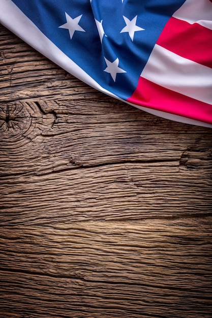 Bandeira dos eua. bandeira americana. bandeira americana em fundo de madeira velho.