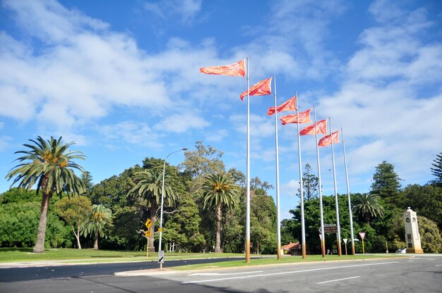 Bandeira e poste de iluminação na estrada na cidade de Perth em 15 de maio de 2016 em Perth Austrália