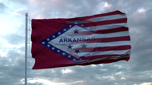 Bandeira mista dos EUA e Arkansas balançando ao vento