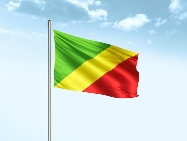 Bandeira nacional da República do Congo acenando no céu azul com nuvens ilustração 3D da bandeira da República do Congo