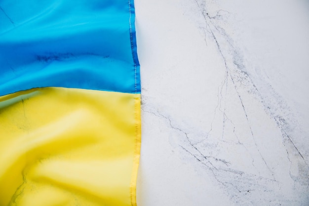Bandeira ucraniana em um fundo de pedra