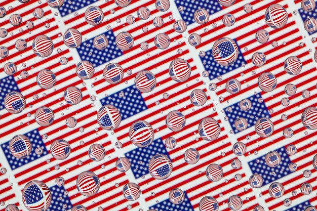 Foto bandeiras americanas refletidas em gotas