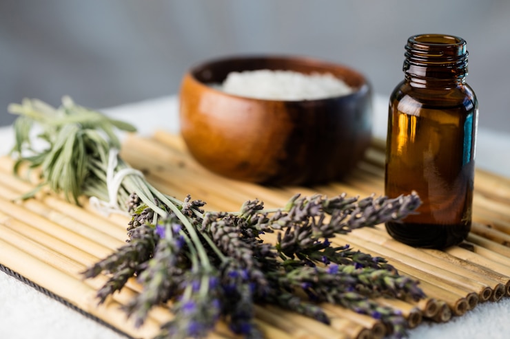 Foto bandeja de artículos de terapia de belleza.