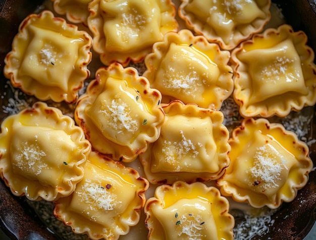 bandeja de ravioli con queso