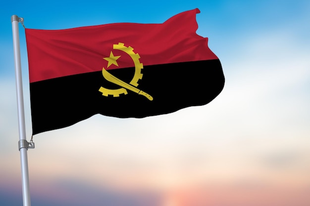 La bandera de Angola en el cielo azul con el emblema oficial del símbolo nacional