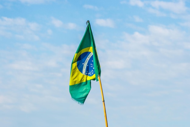 Bandera brasileña al aire libre en Río de Janeiro Brasil