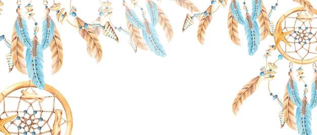 Bandera del cazador de sueños con cuentas conchas marinas estrella de mar y plumas azules y beige borde de acuarela
