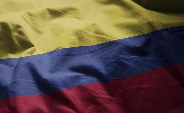 Bandera de Colombia arrugada de cerca
