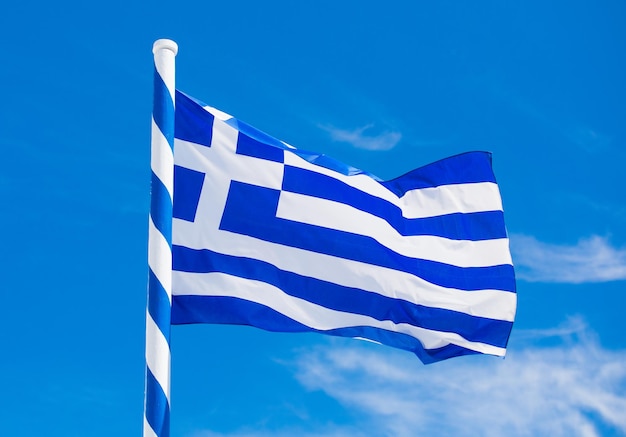 Bandera de Grecia en el viento