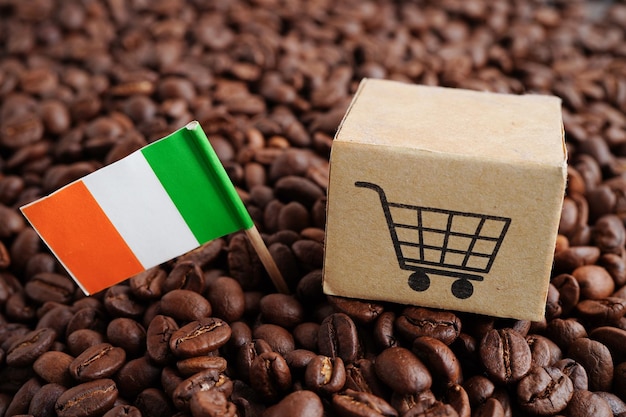 Bandera de Irlanda en los granos de café que se compran en línea para la exportación o la importación de productos alimenticios