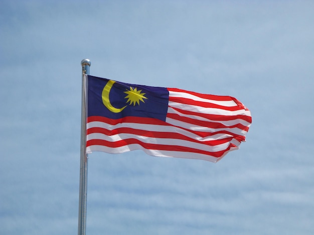 La bandera en la isla de Langkavi Malasia